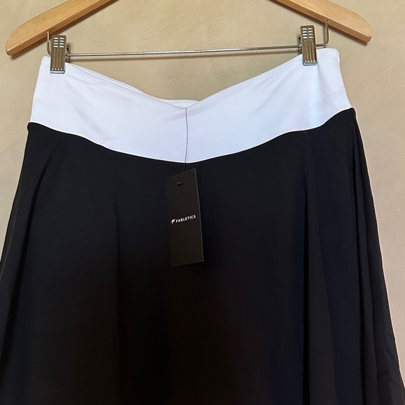 Fabletics Crossover Flounce Classic Mini Skirt NWT - Picture 5 of 7